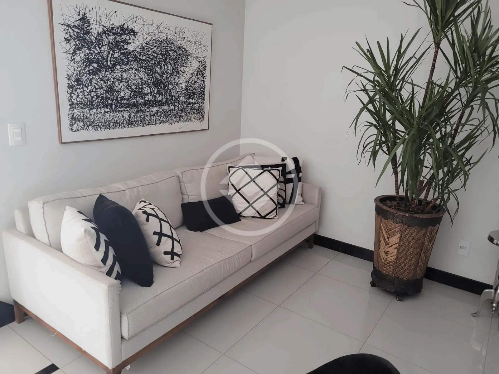 Casa à venda com 4 quartos, sendo 4 suítes – 235 m²- Jardim Inconfidência - Uberlândia/MG