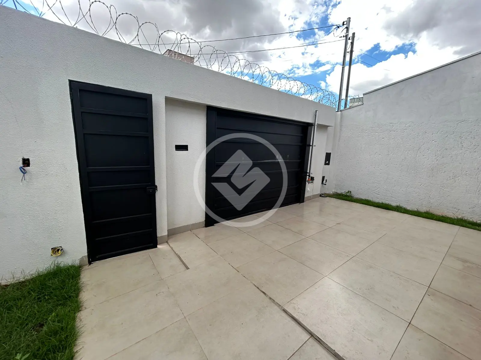 Casa à venda com 3 quartos sendo 2 suítes– 36m²- Daniel Fonseca- Uberlândia/MG