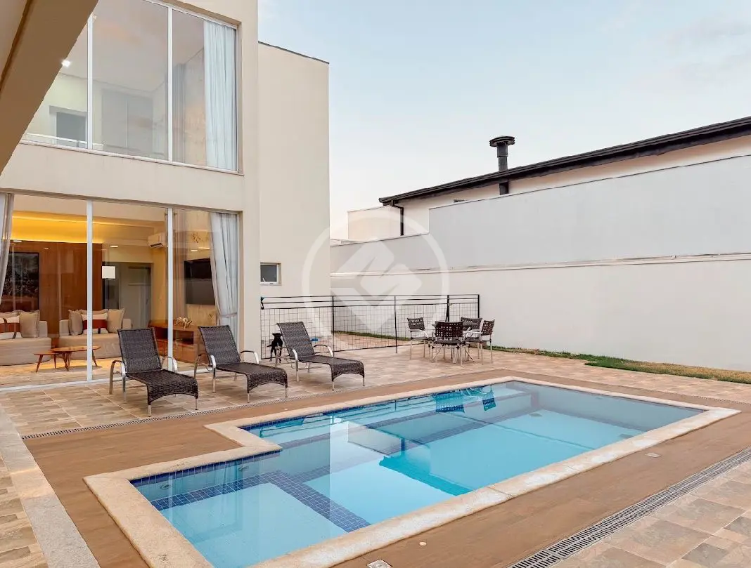 Sobrado à venda com 4 quartos, sendo 4 suítes – 537,39 m²- Novo mundo- Uberlândia/MG