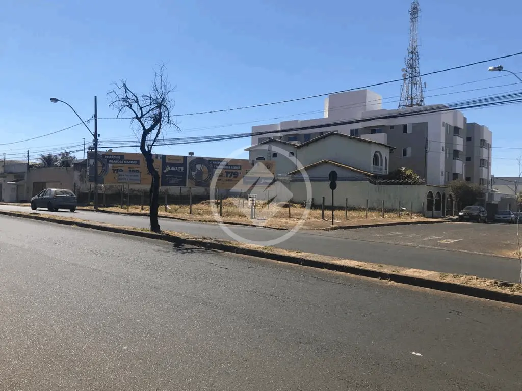 Terreno de esquina à venda – 503 m² - Brasil - Uberlândia/MG
