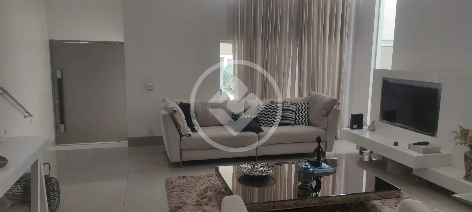 Casa à venda com 3 quartos, sendo 3 suítes – 255 m²- Nova Uberlândia - Uberlândia/MG