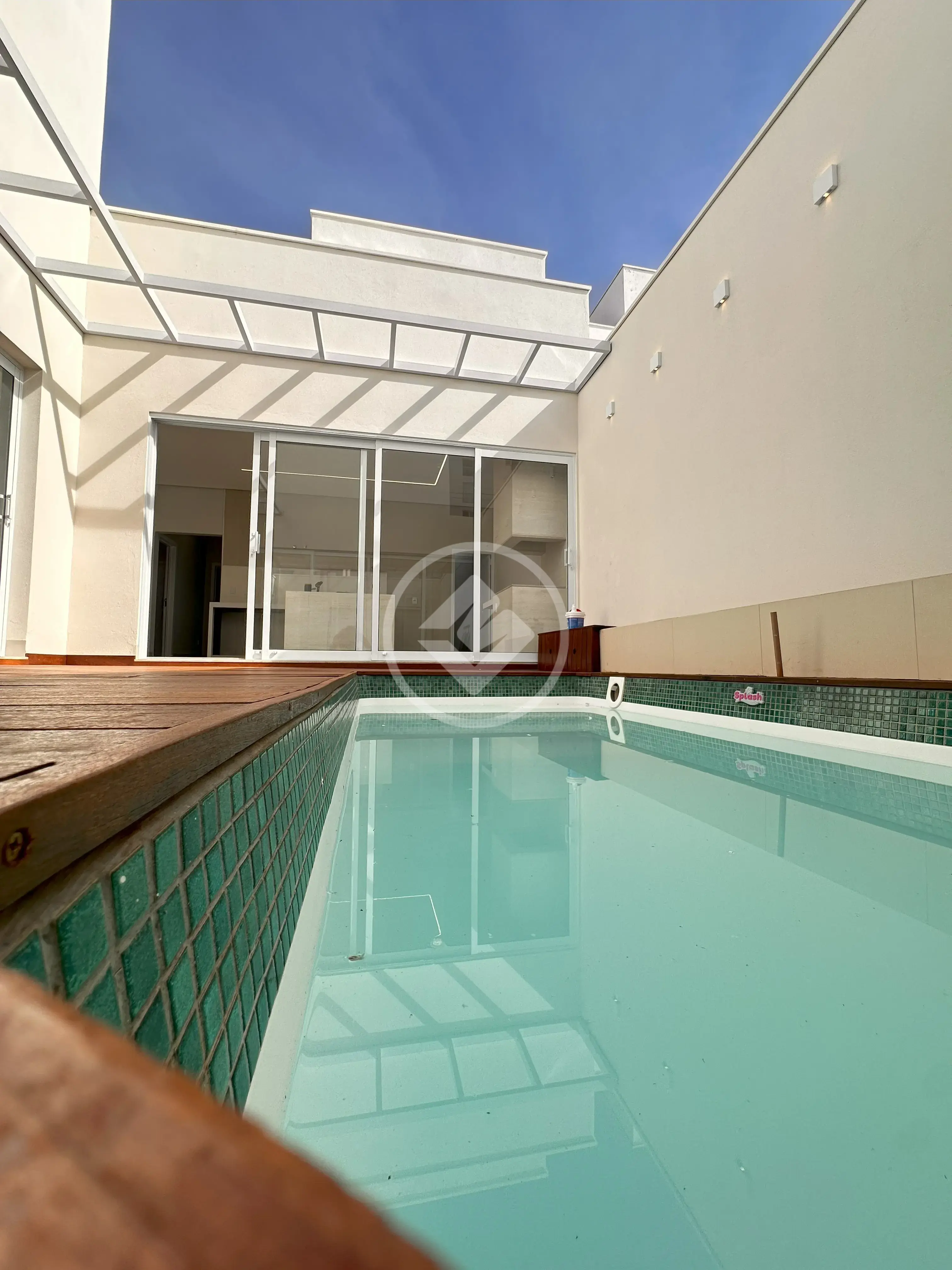 Casa à venda com 3 quartos, sendo 2 suítes – 174 m²- Jardim Inconfidência - Uberlândia/MG