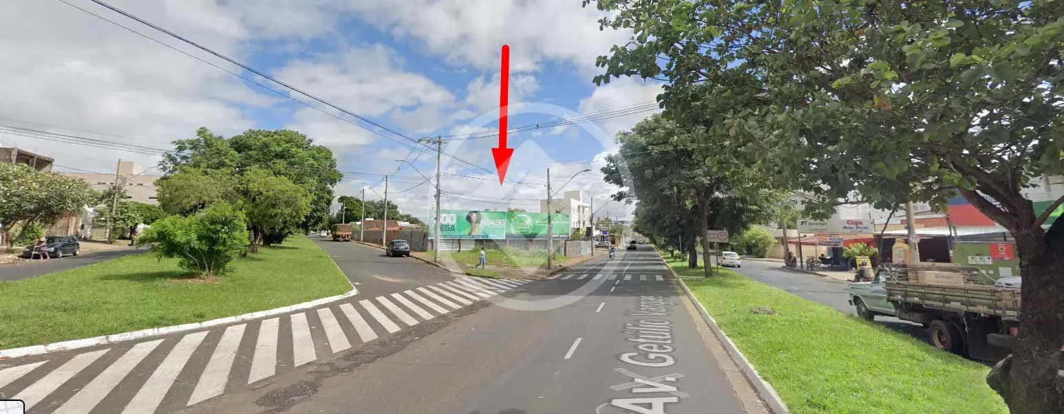 Terreno à venda - 1992 m² - Jaraguá - Uberlândia/MG