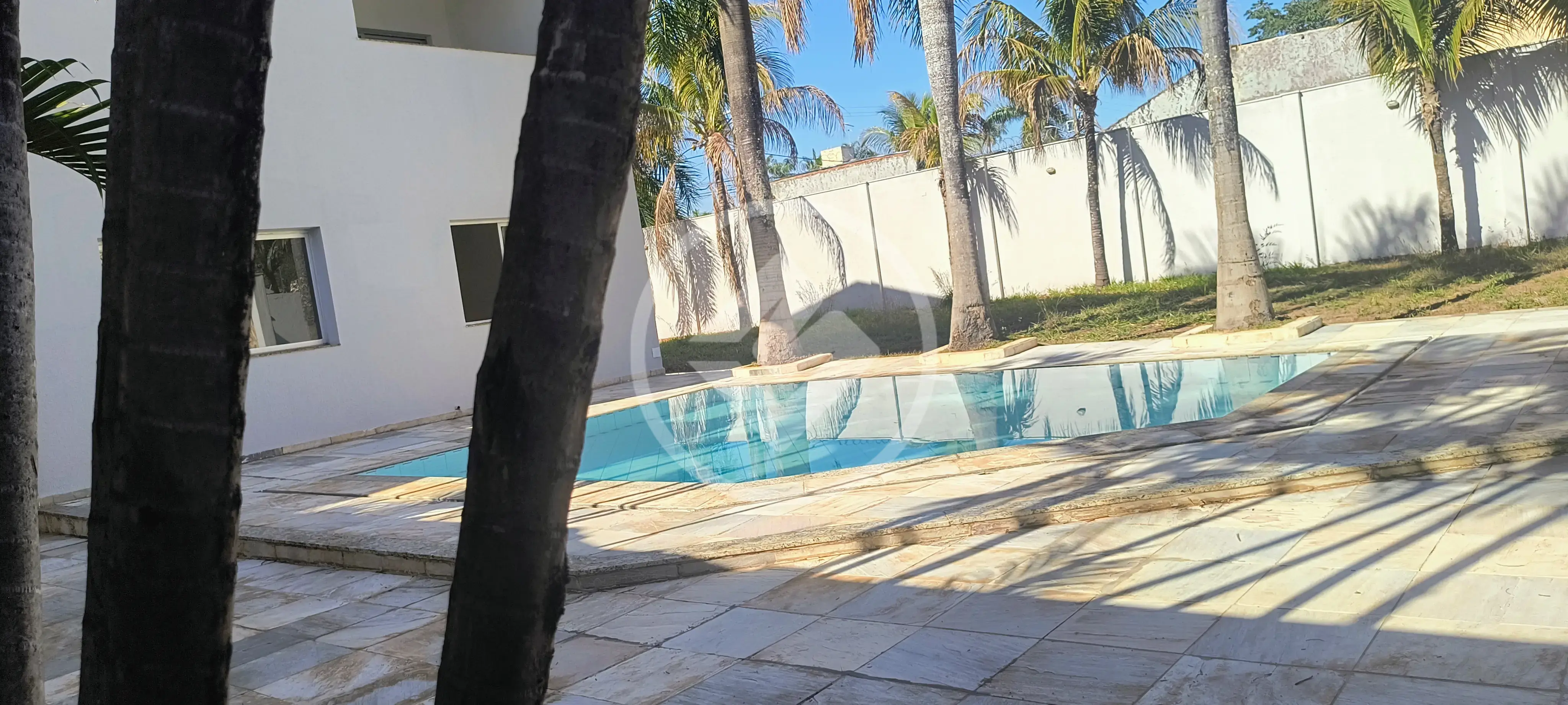 Sobrado Jardim Karaíba, Uberlândia - MG — foto 1