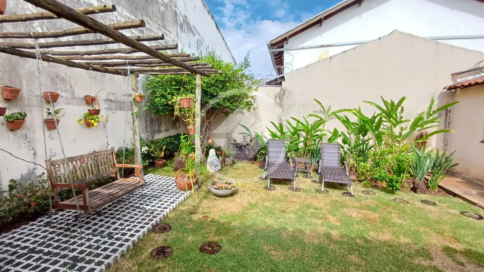Casa à venda com 4 quartos sendo 1 Suíte – 187m²- Jaraguá- Uberlândia/MG