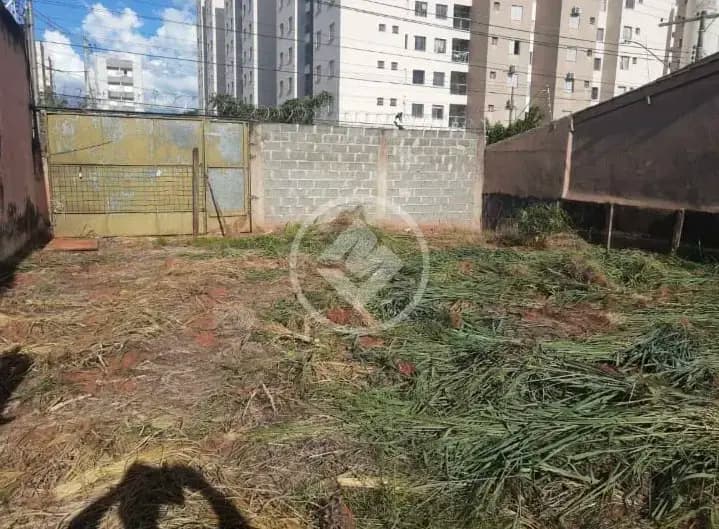 Terreno Presidente Roosevelt, Uberlândia - MG — foto 1