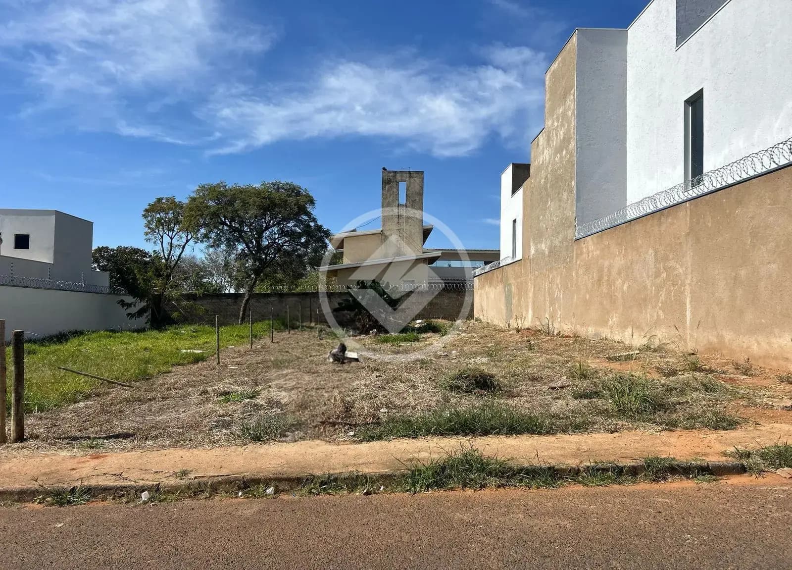 Terreno no Jardim Karaíba, Uberlândia — foto 1 de 2