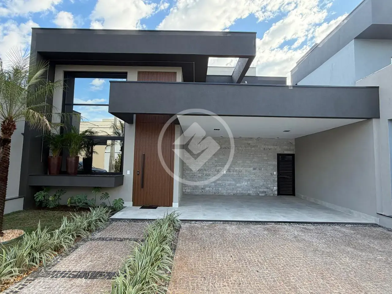 Casa á venda novinha, no Condomínio Villa do Sol em Valinhos.