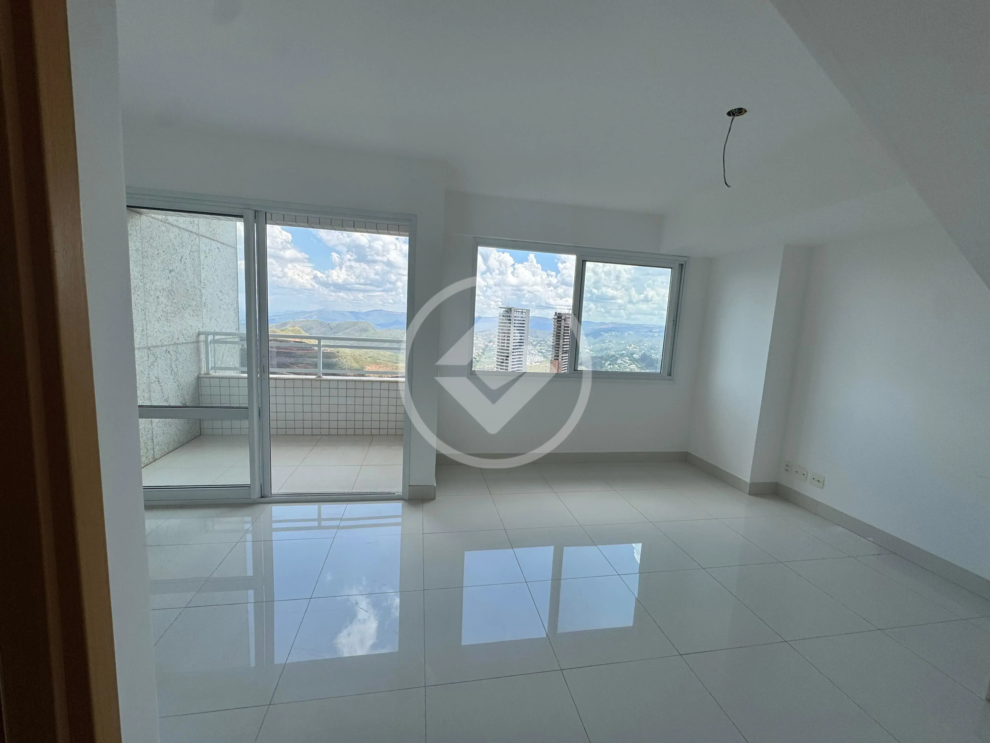 Apartamento Duplex à Venda — Piemonte, Nova Lima