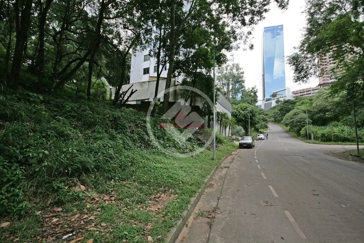 Terreno à venda no bairro Vale do Sereno — Vale do Sereno, Nova Lima