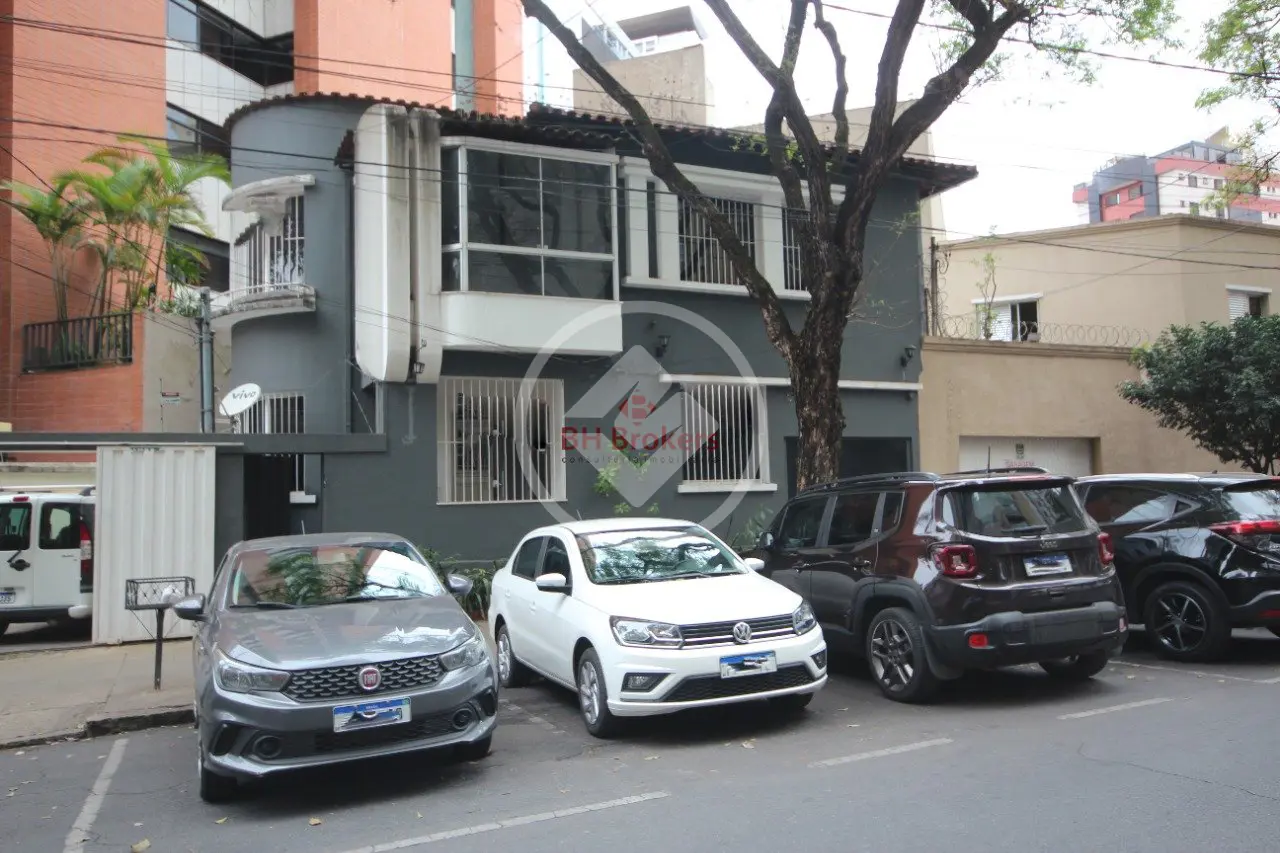 Casa com 5 quartos à venda no bairro Lourdes — Lourdes, Belo Horizonte
