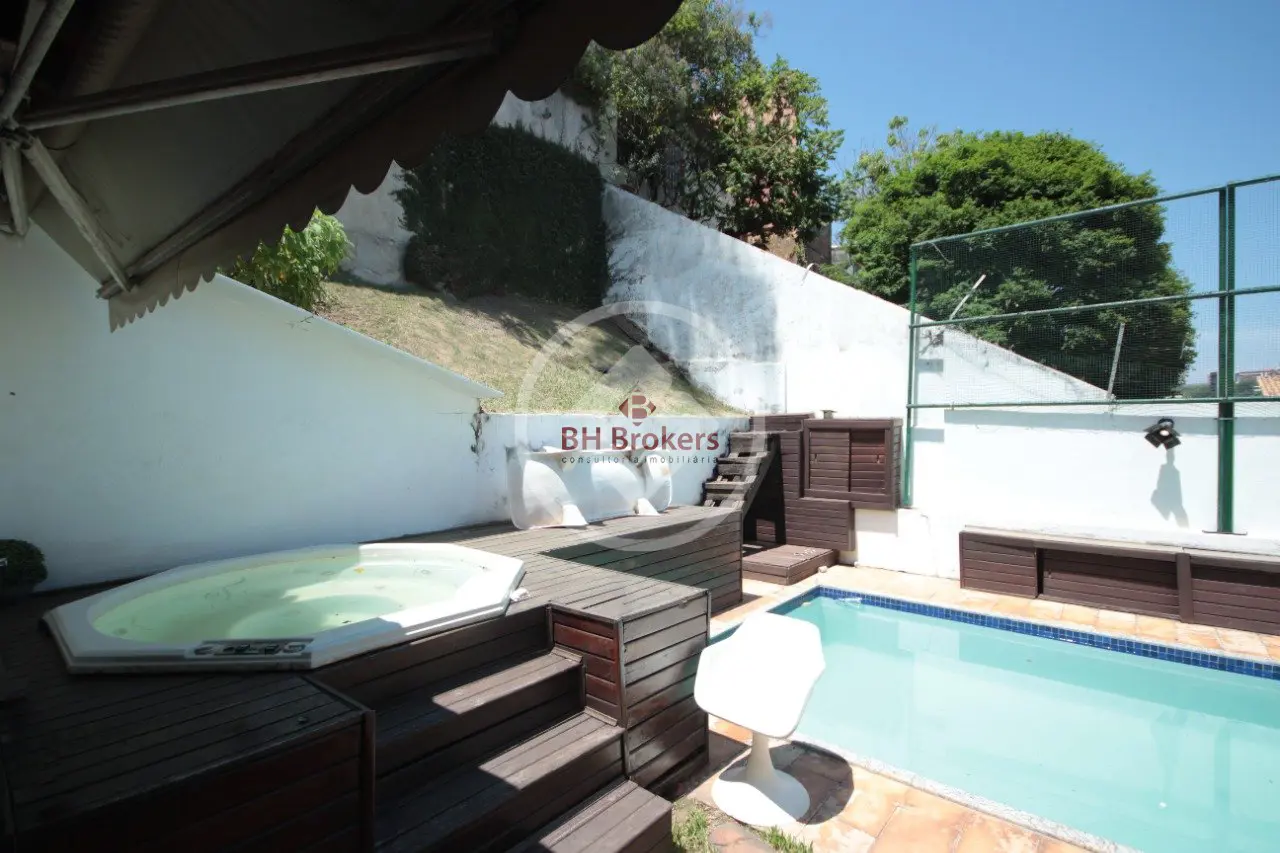 Casa com 5 quartos à venda no bairro Santa Lúcia — Santa Lúcia, Belo Horizonte