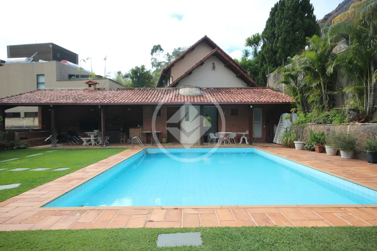 Casa com 4 quartos à venda no bairro Mangabeiras — Mangabeiras, Belo Horizonte