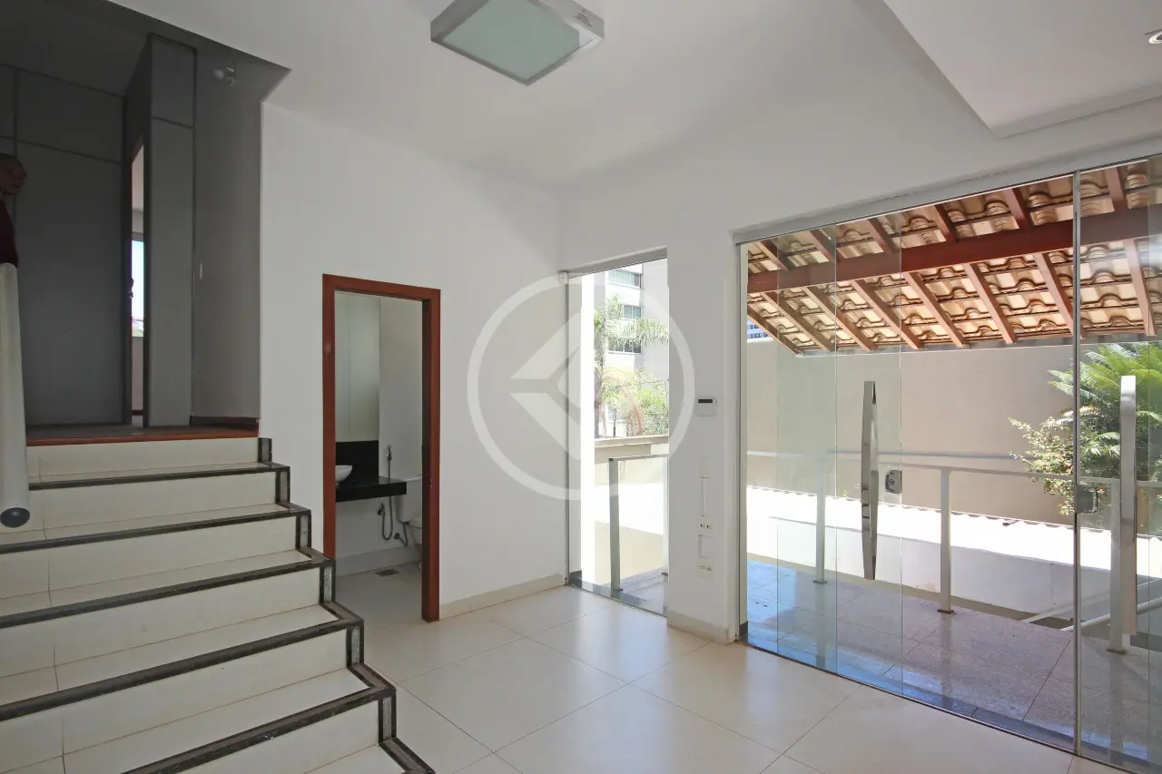 Casa com 7 quartos à venda no bairro Santa Lúcia — Santa Lúcia, Belo Horizonte