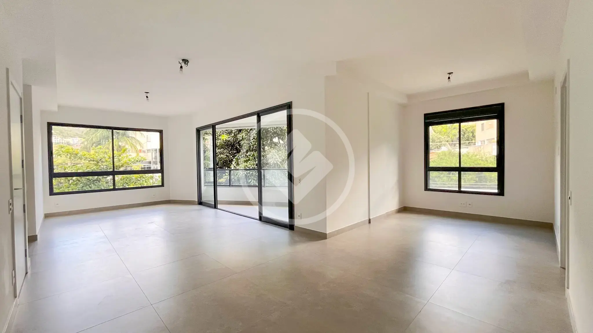 Apartamento com 3 quartos à venda no bairro Sion — Sion, Belo Horizonte