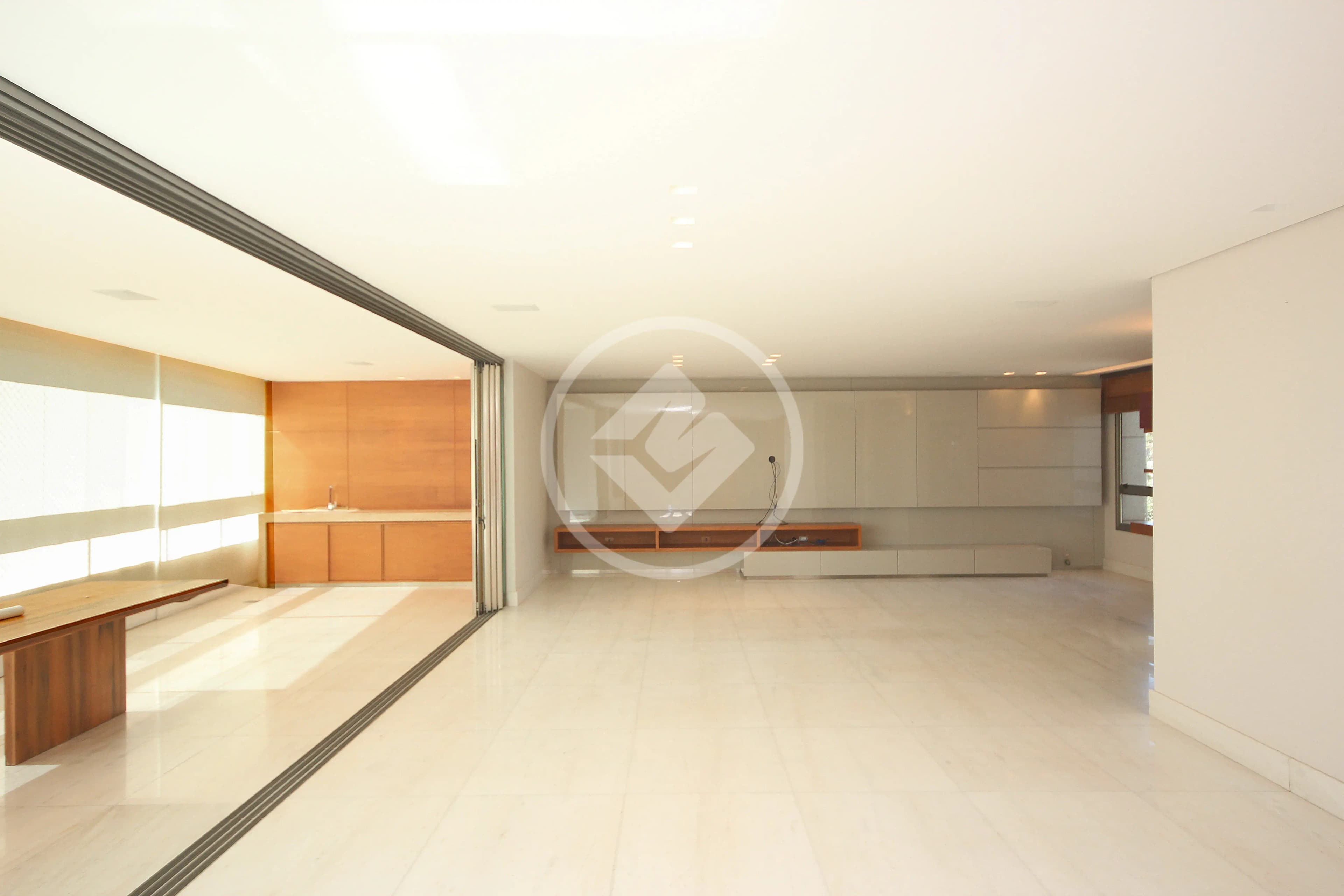 Apartamento com 4 quartos à venda no bairro Belvedere — Belvedere, Belo Horizonte