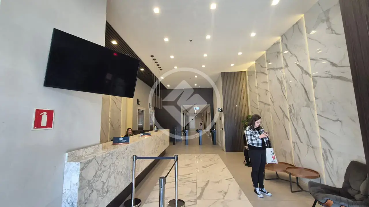 Sala comercial à venda no bairro Água Verde, Curitiba – foto 2 de 24