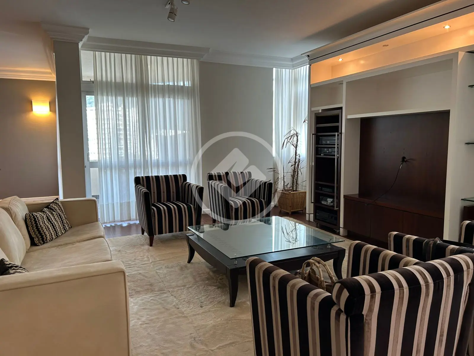 Apartamento com 4 quartos na Avenida Professor Othon Gama D'Eça, foto 2 de 42