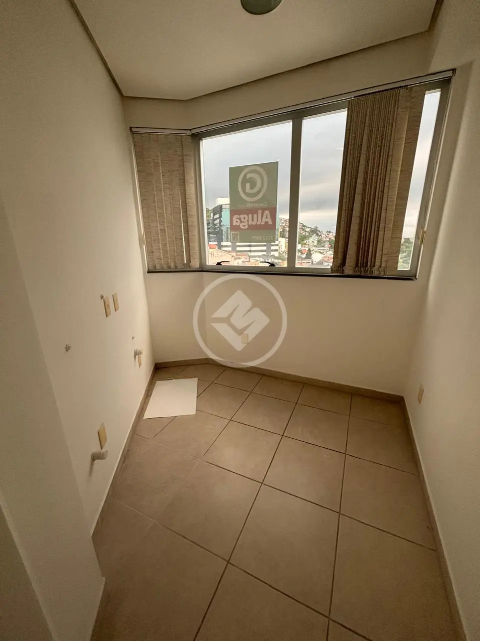 Sala comercial de 235 m² na Avenida Mauro Ramos, foto 5 de 15