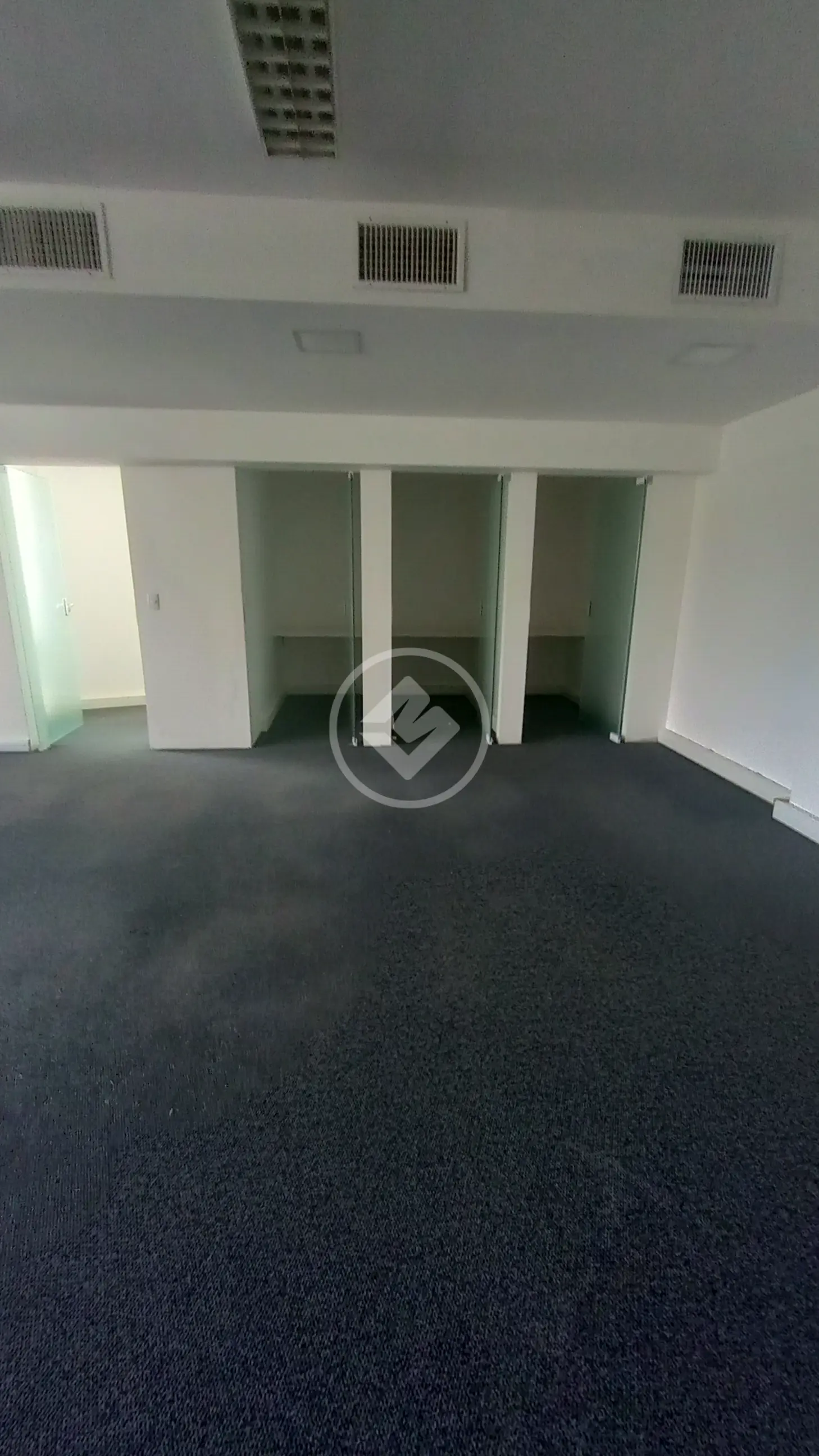 Sala comercial de 221 m² na Rua Martinho Calado, foto 24 de 25