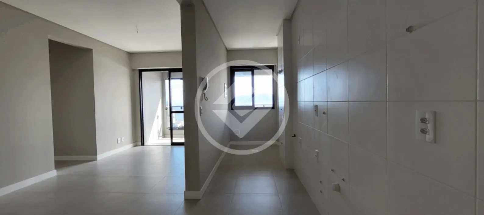 Apartamento com 2 quartos na Rua Felipe Schmidt, foto 8 de 31