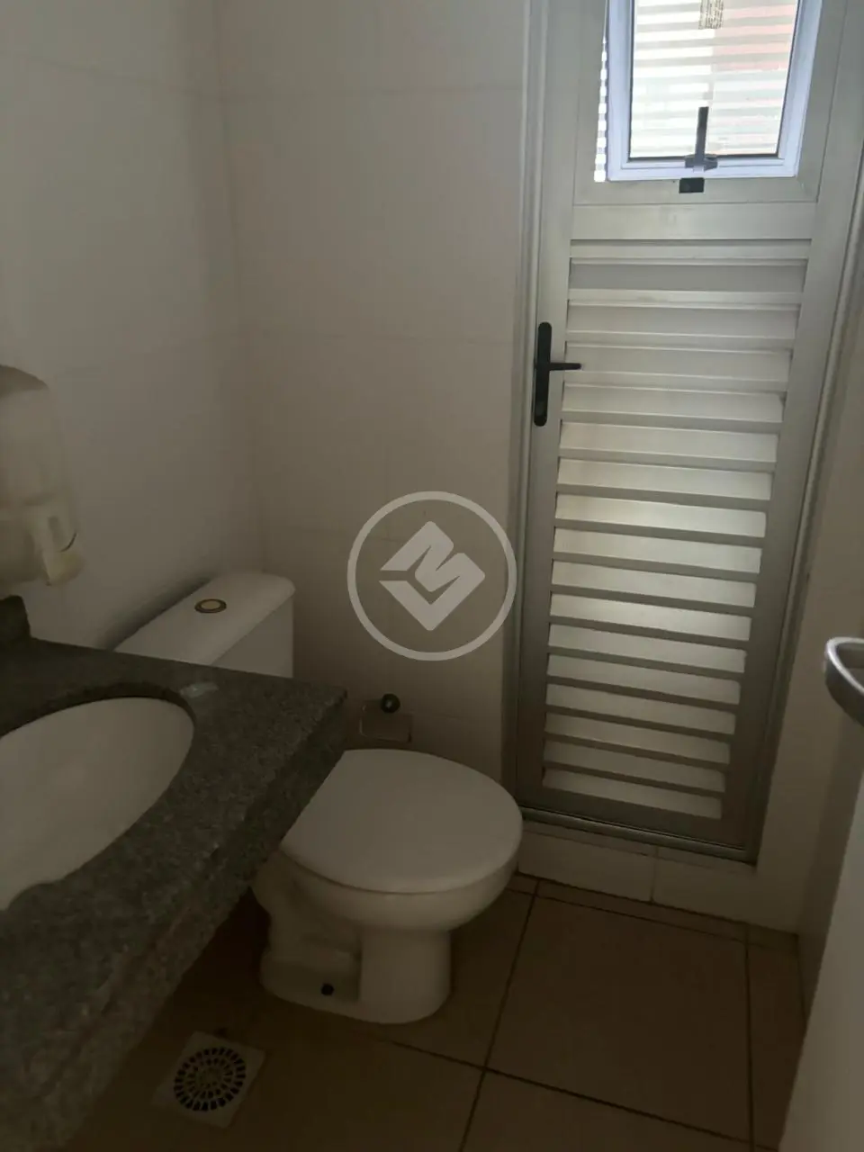 Sala comercial de 235 m² na Avenida Mauro Ramos, foto 10 de 15