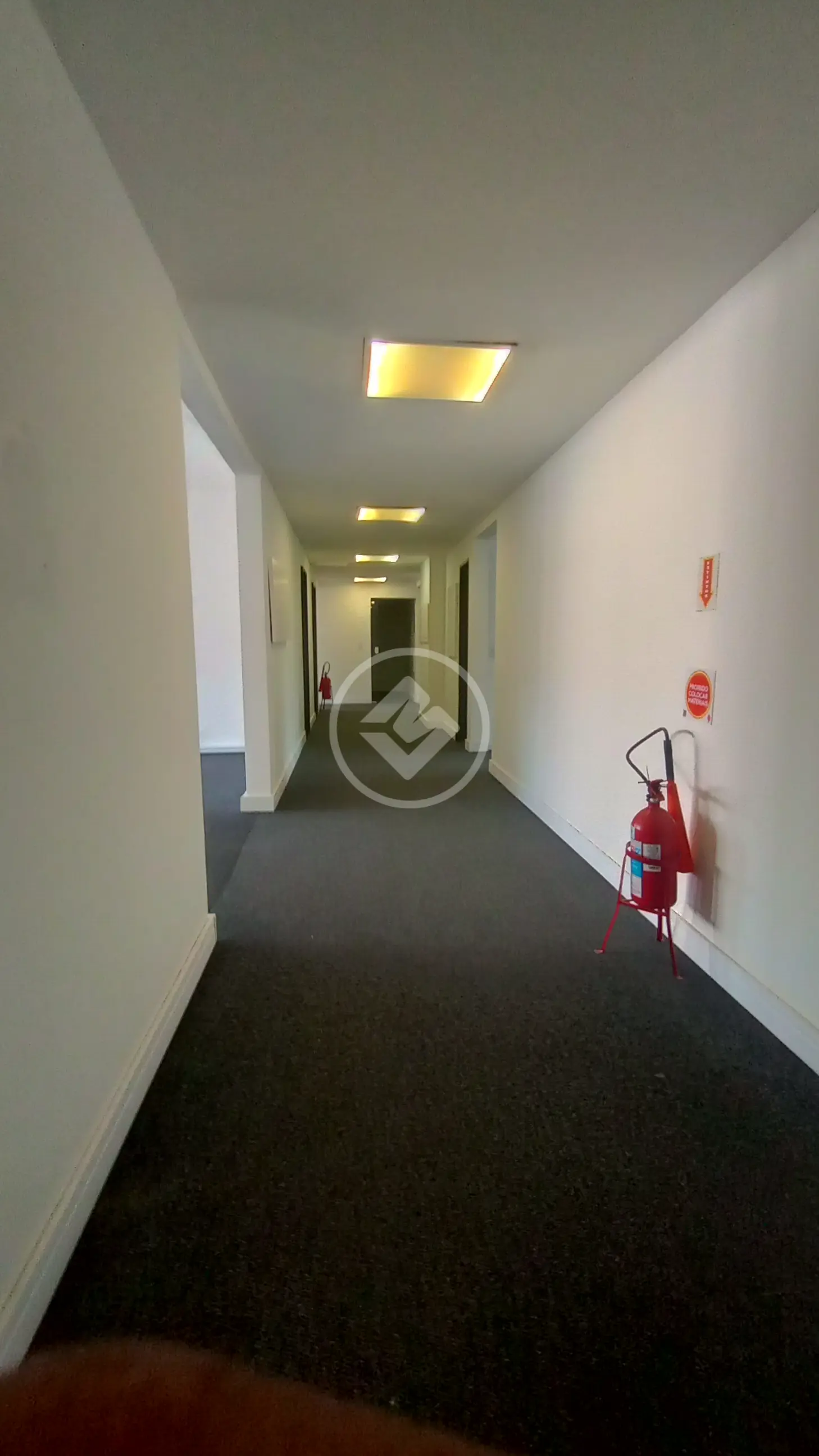 Sala comercial de 221 m² na Rua Martinho Calado, foto 9 de 25