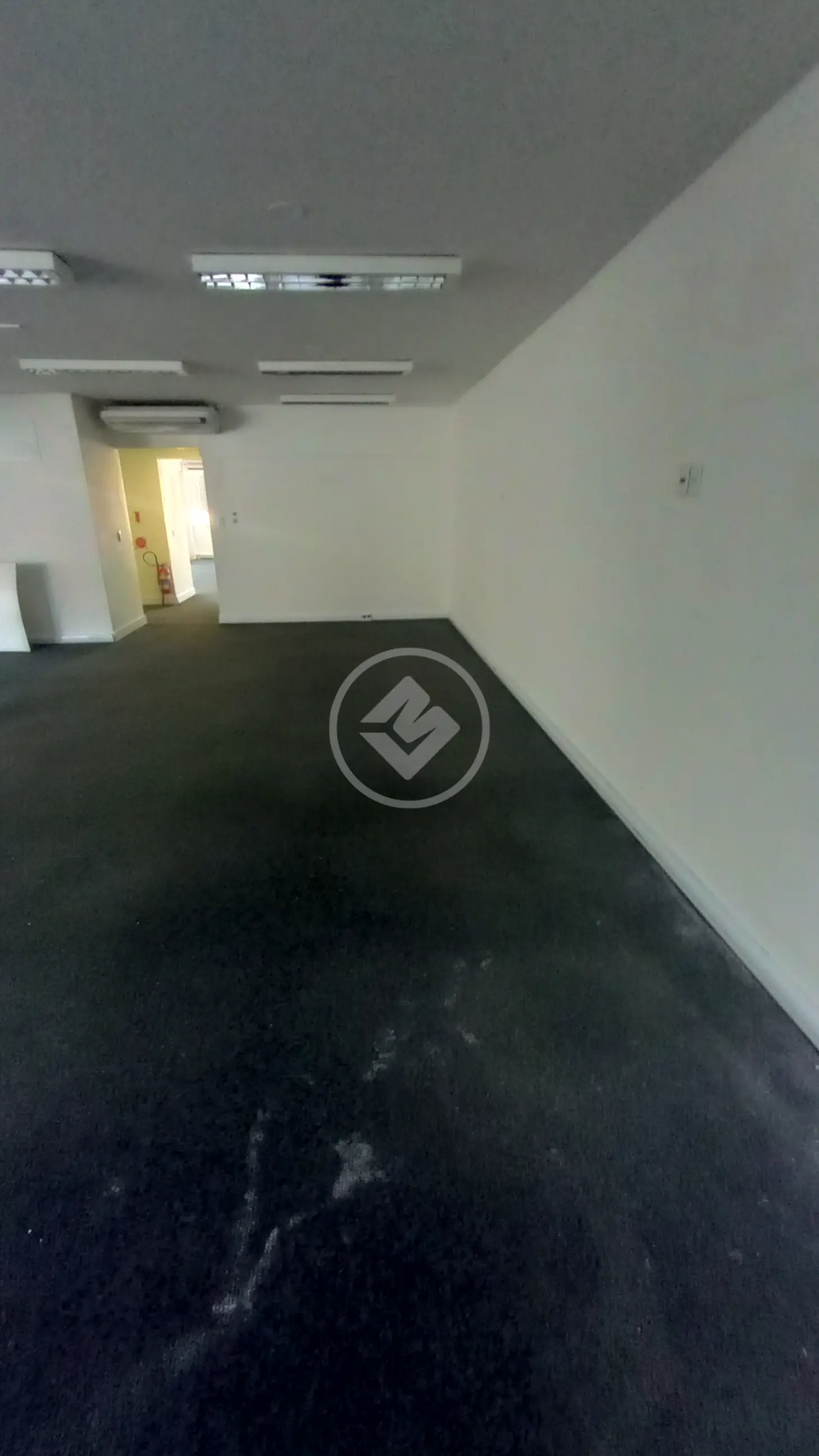 Sala comercial de 221 m² na Rua Martinho Calado, foto 21 de 25