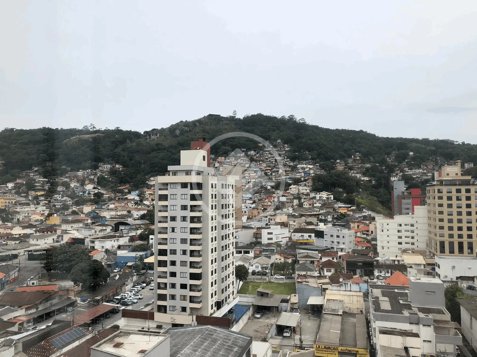 Apartamento com 3 quartos na Avenida Hercílio Luz, foto 5 de 9