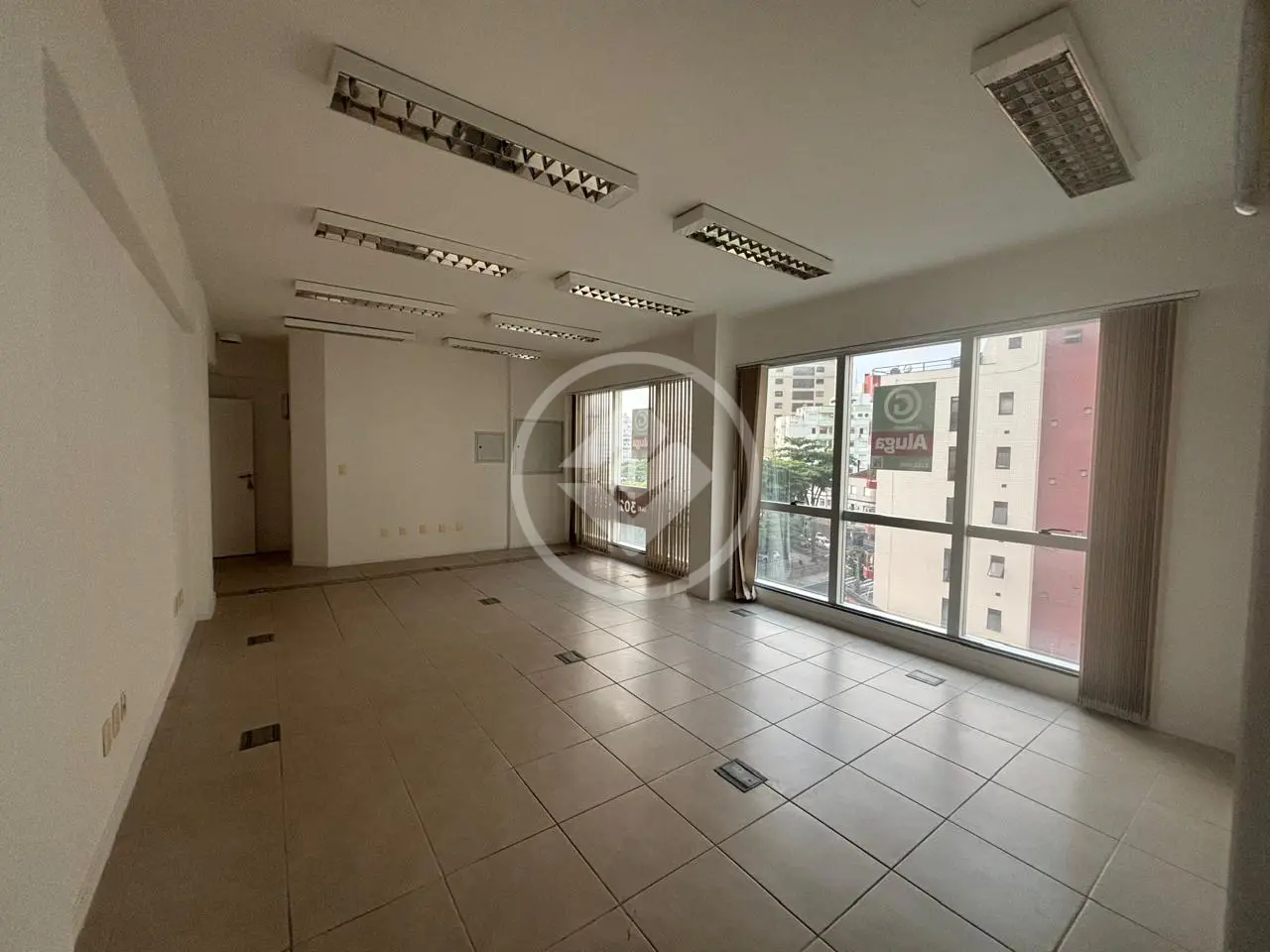 Sala comercial de 235 m² na Avenida Mauro Ramos, Centro de Florianópolis