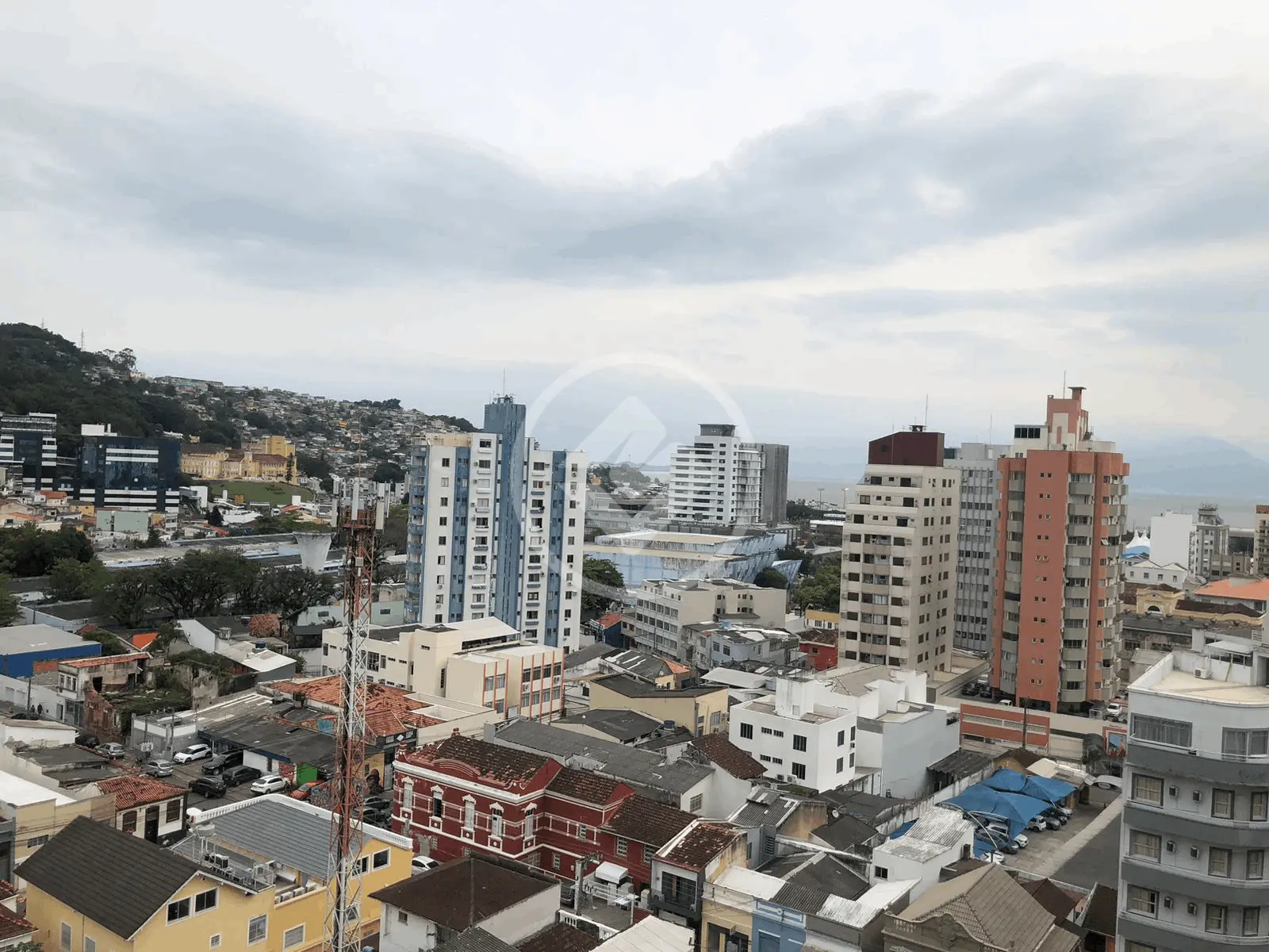 Apartamento com 3 quartos na Avenida Hercílio Luz, foto 6 de 9