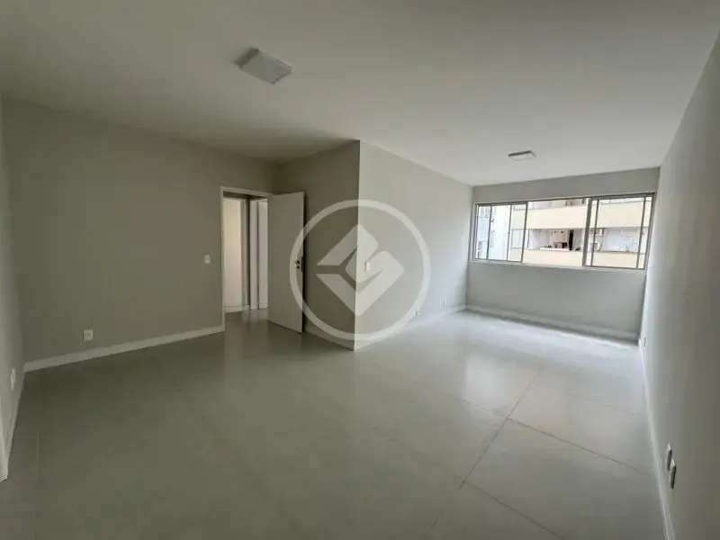 Apartamento com 3 quartos na Avenida Hercílio Luz, Centro de Florianópolis